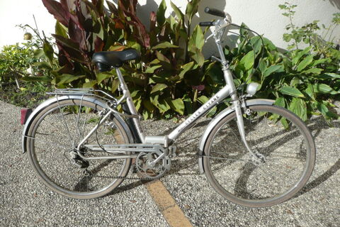 VELO PLIANT FEMME MARQUE GITANE 3 VITESSES . 0 Saint-Saturnin (72)