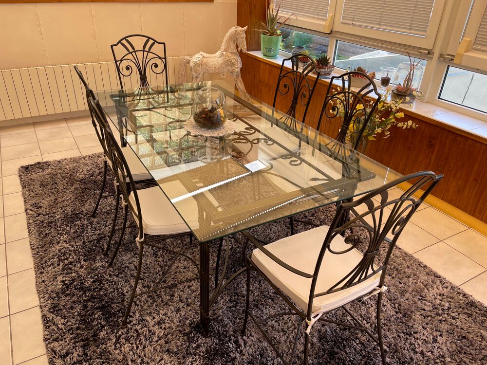 Salle &agrave; manger en fer forg&eacute; et plateau verre Meubles