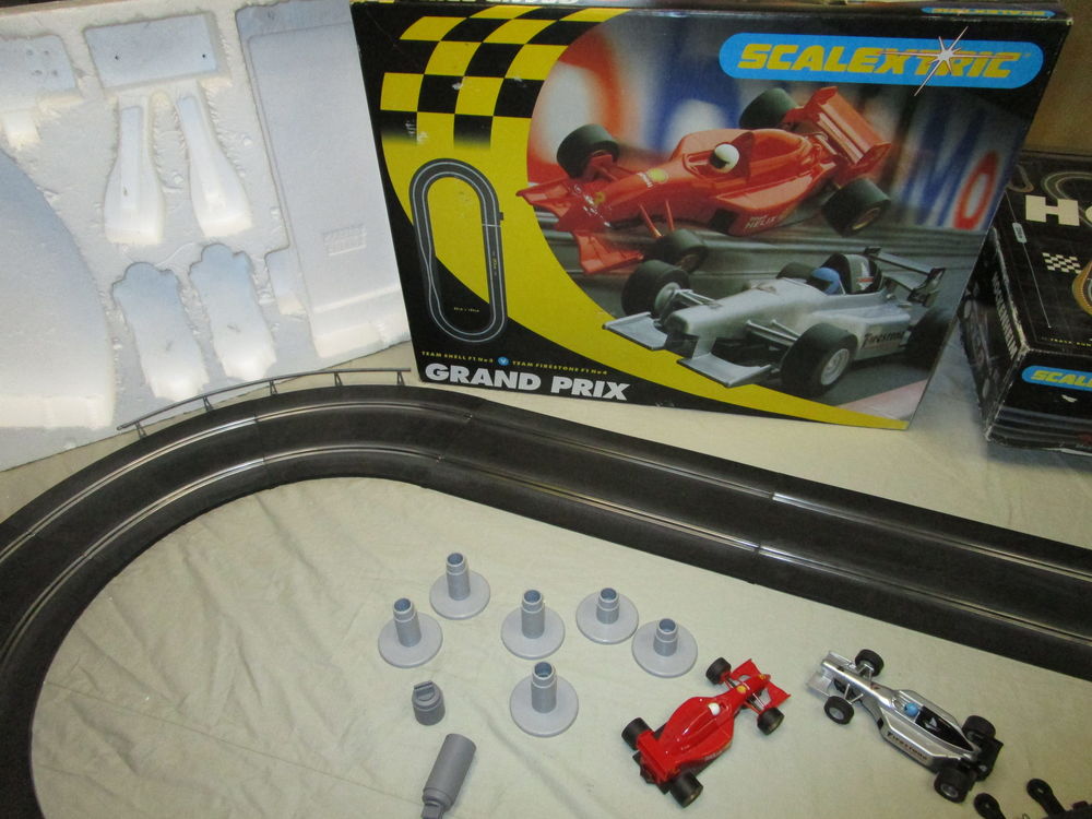 VIEUX CIRCUIT AUTOMOBILE "SACLECTRIC-GRAND PRIX" 
Jeux / jouets