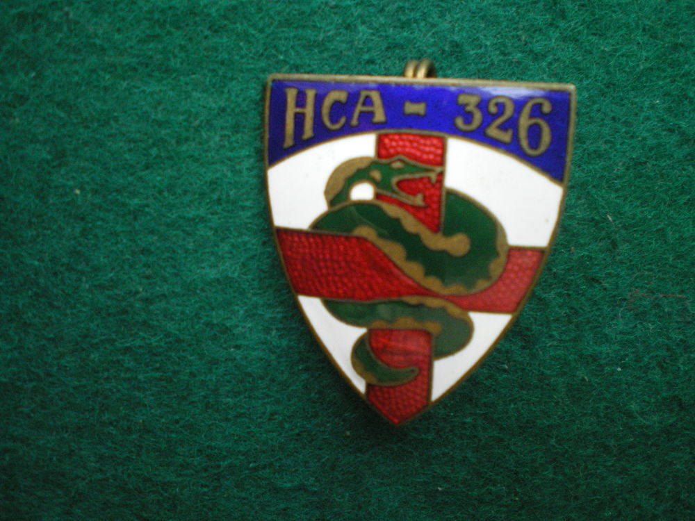 Insigne de Sant&eacute; - H&ocirc;pital Compl&eacute;mentaire d'Arm&eacute;e 326. 