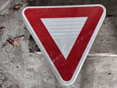 panneau de circulation C�DER LE PASSAGE en alu voir photo.47 20 Marseille 13 (13)