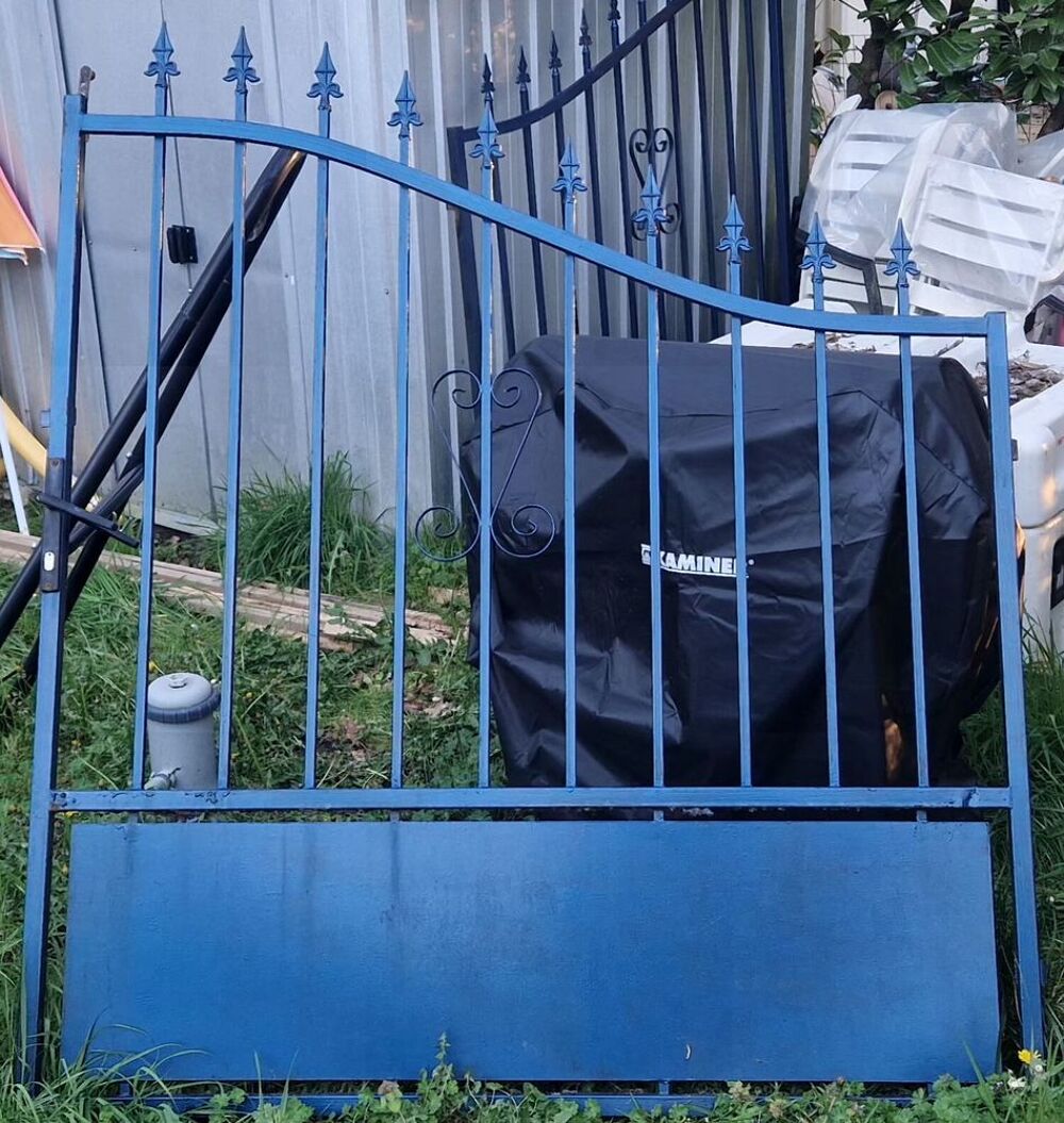 KIT PORTAIL BATTANT FER BLEU 3M + PILIERS COMPLET Bricolage
