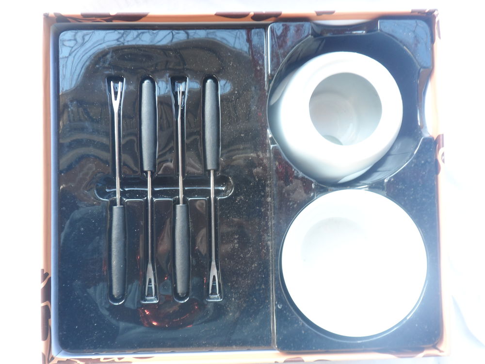 Service &agrave; fondue pour chocolat neuf vintage jamais servi mai Cuisine