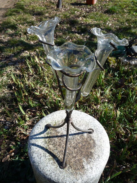 Vase trois tulipes d�co 25 Castres (81)