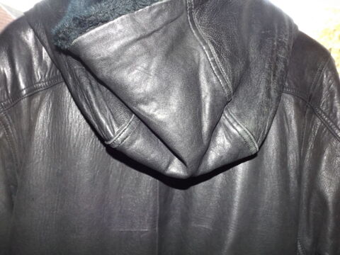 Veste en cuir mi longue
50 Strasbourg (67)