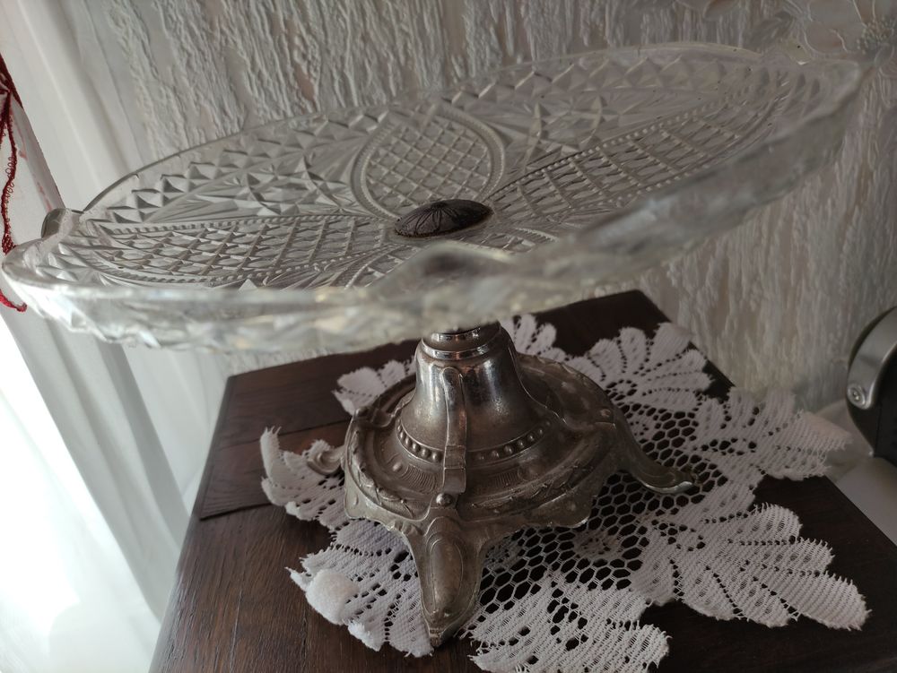 Ancien plat sur pied Décoration
