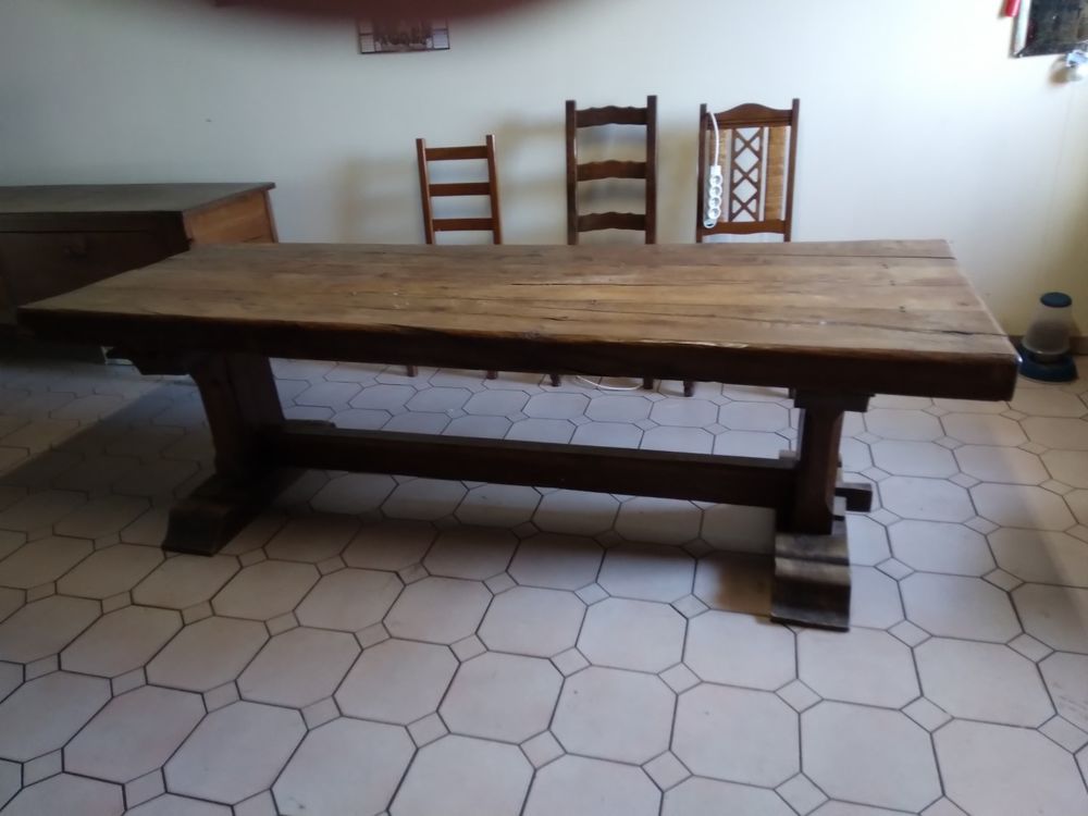 table monast&egrave;re Meubles