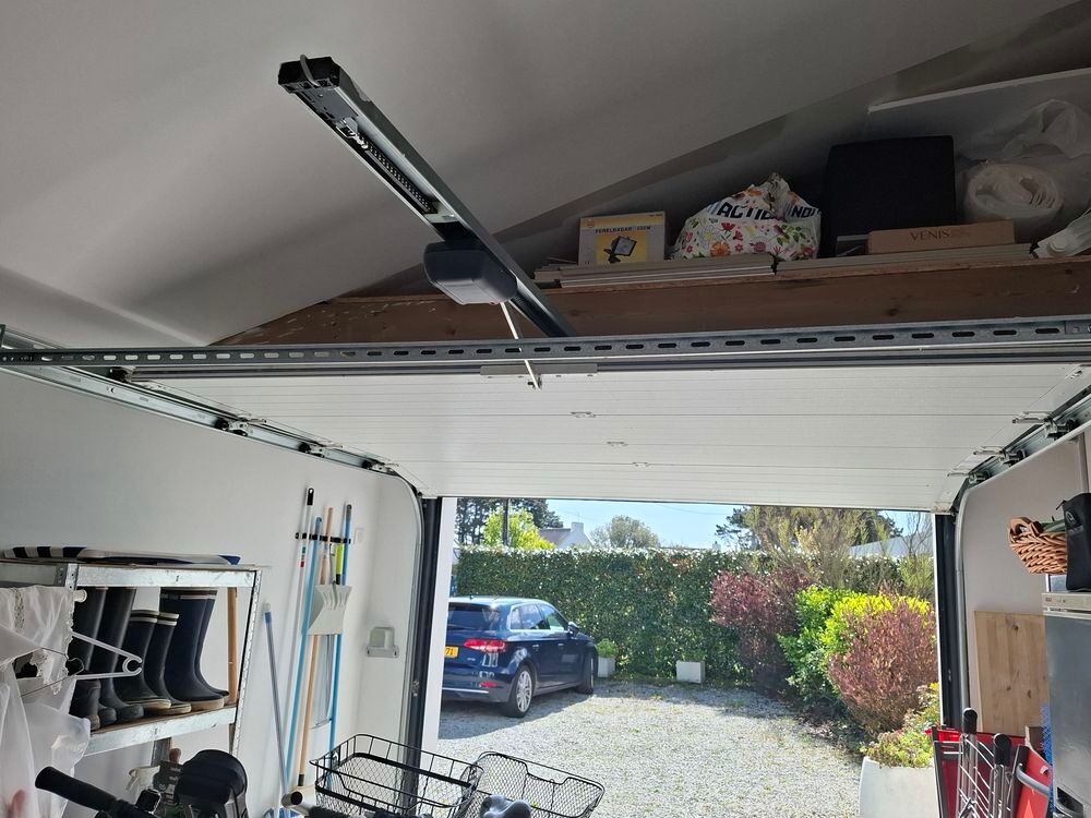 porte garage OCCASION PRIX BAISS&Eacute; 
CAR URGENTE Décoration