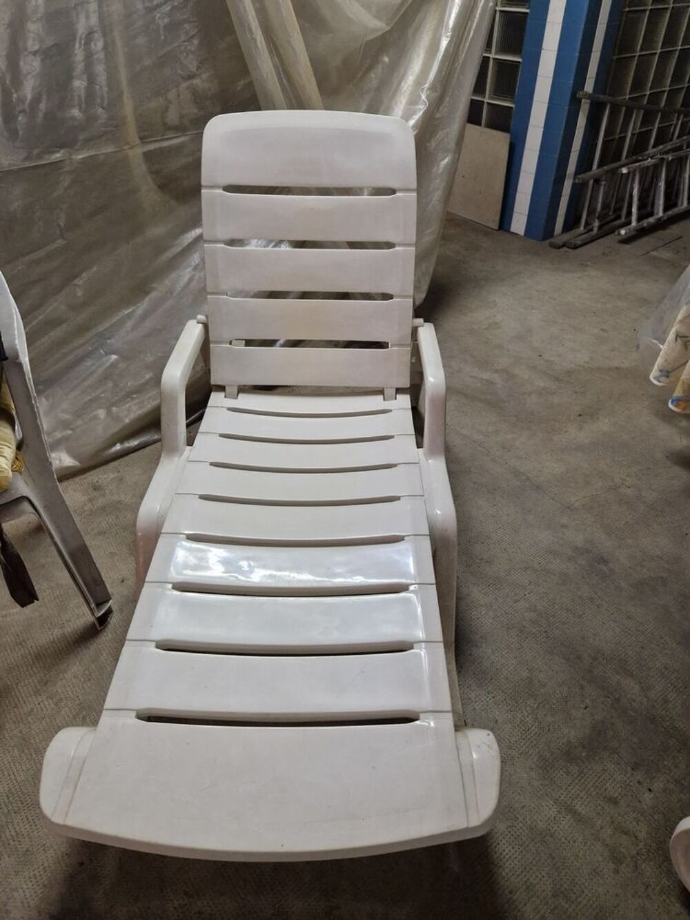 Chaise longue pliable de la marque Grosfillex Meubles