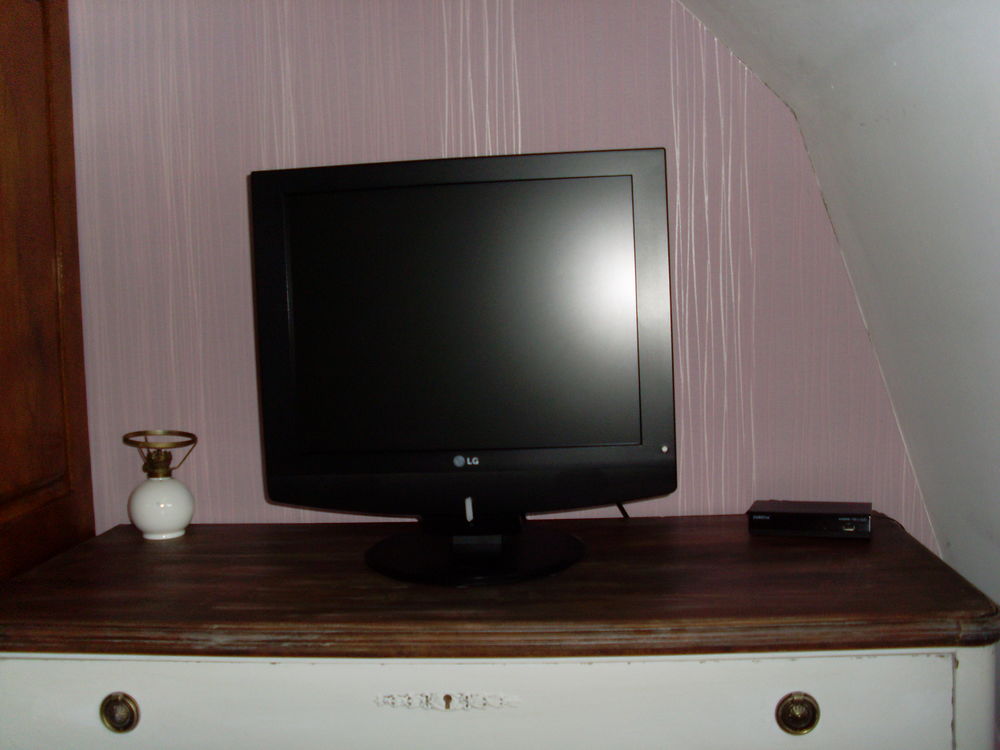 TV LG 51 cm &eacute;cran plat Photos/Video/TV