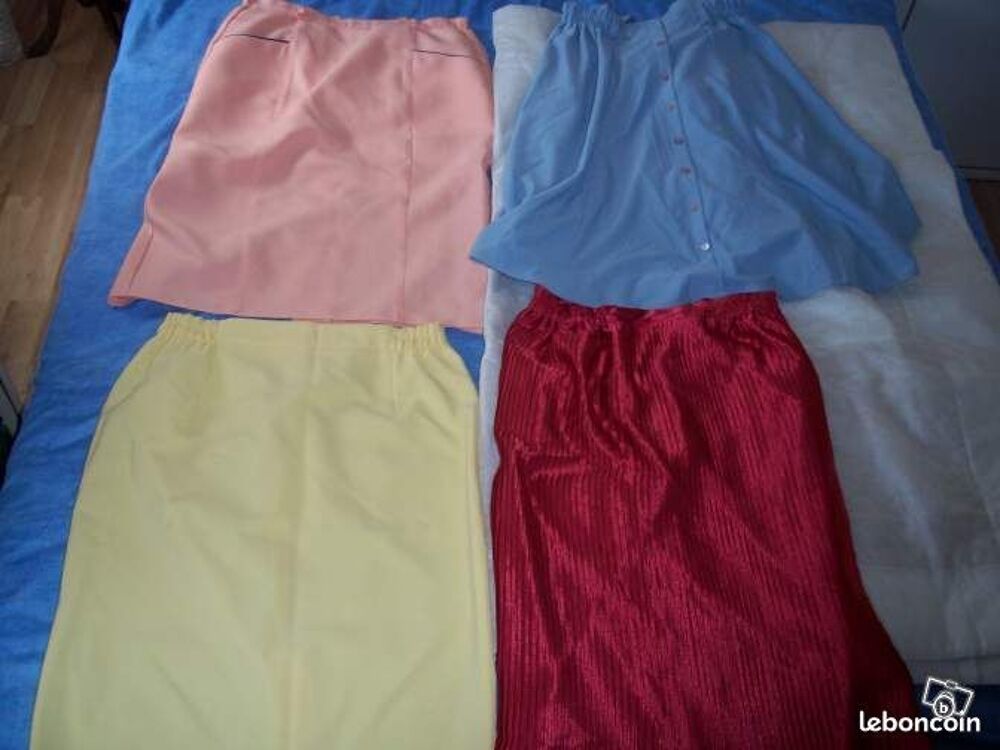 LOT DE JUPES Vêtements