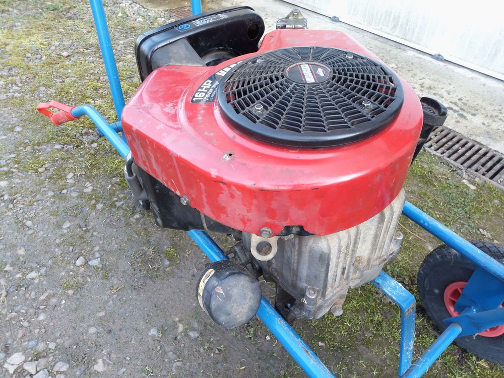 MOTEUR TRACTEUR TONDEUSE AUTOPORT&Eacute;E BRIGGS ET STRATTON OHV Bricolage