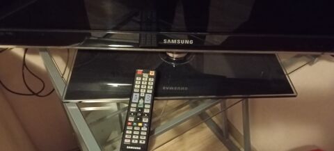 Téléviseur Samsung avec télécommande Andernos-les-Bains (33)