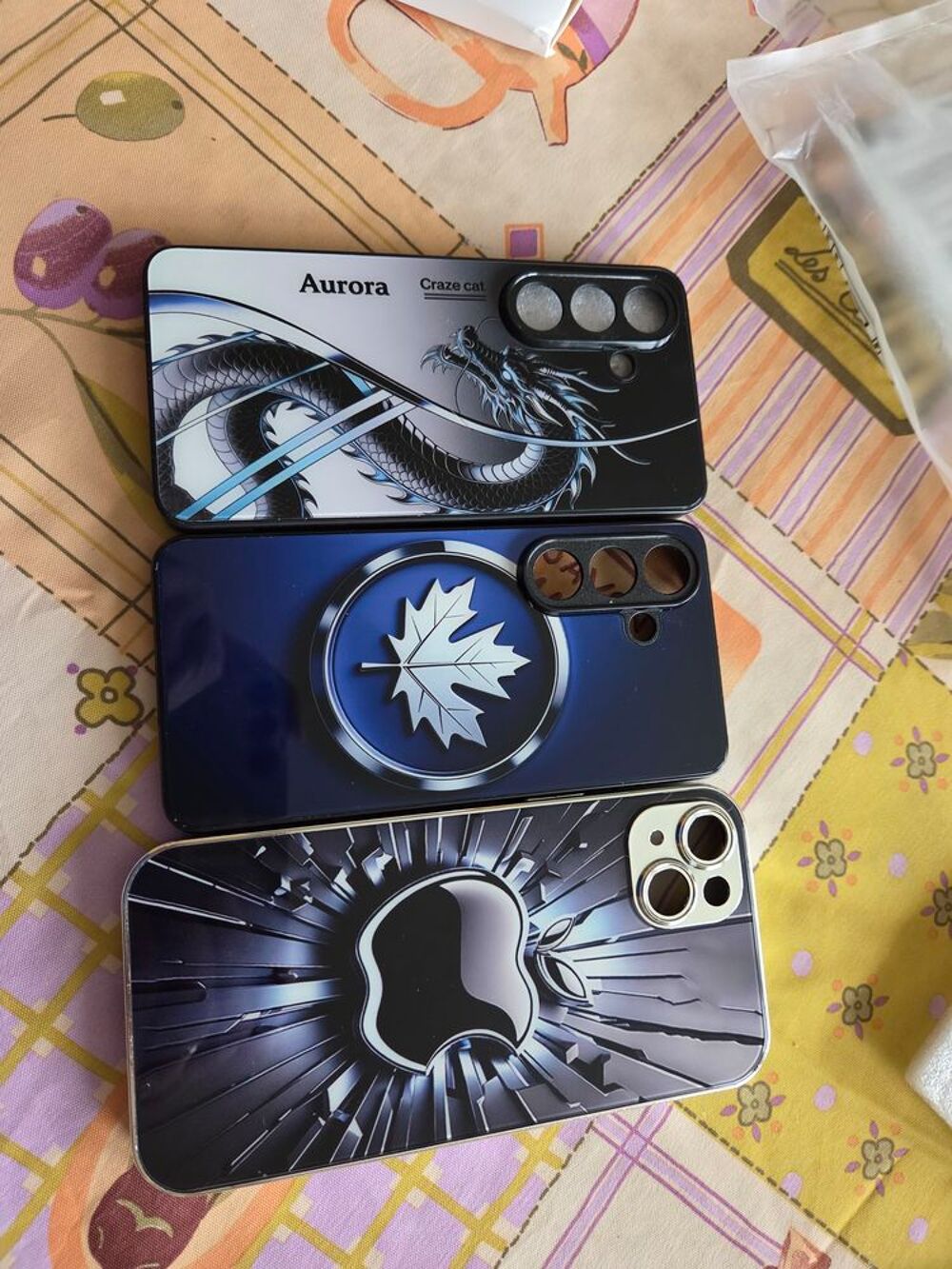 Housses samsung s25,+ neuves Bijoux et montres