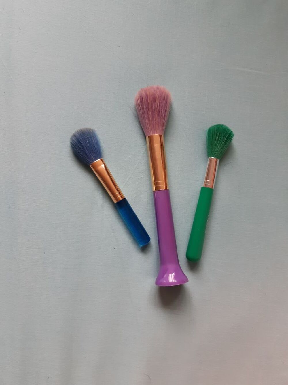 Lot de 3 pinceaux &agrave; maquillage poudre et blush Puériculture