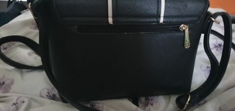 Je suis Audrey Invalide mes sacs � mains 23 Dax (40)