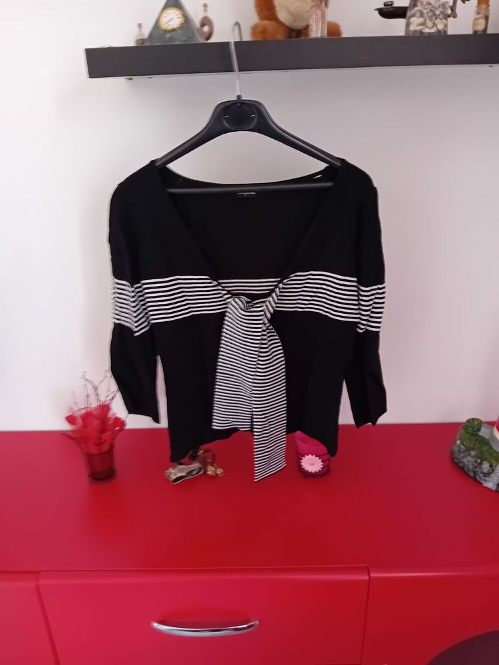 V&ecirc;tements femme, sacs et sandales Vêtements