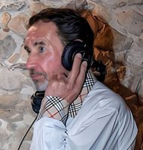   Disc jockey 