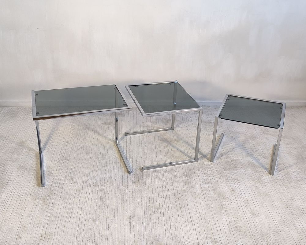 Suite de 3 tables gigognes vintage chrome et verre fum&eacute; Meubles