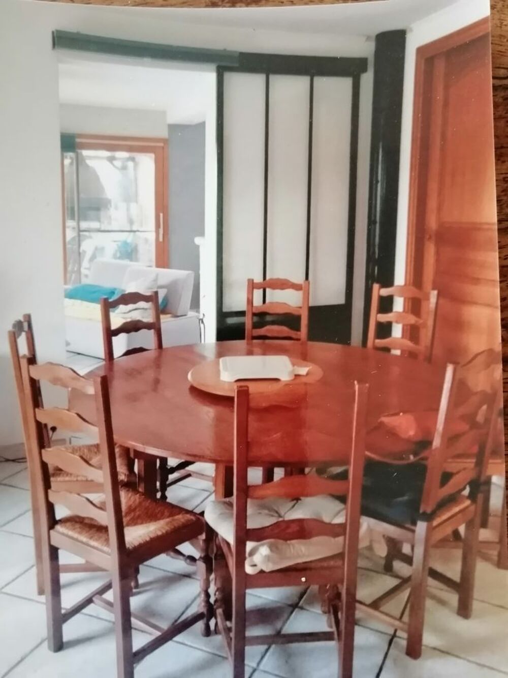 Table plus 8 chaises Meubles