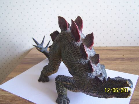 Figurine stegosaurus de 40 cms resine collection 45 Issy-les-Moulineaux (92)