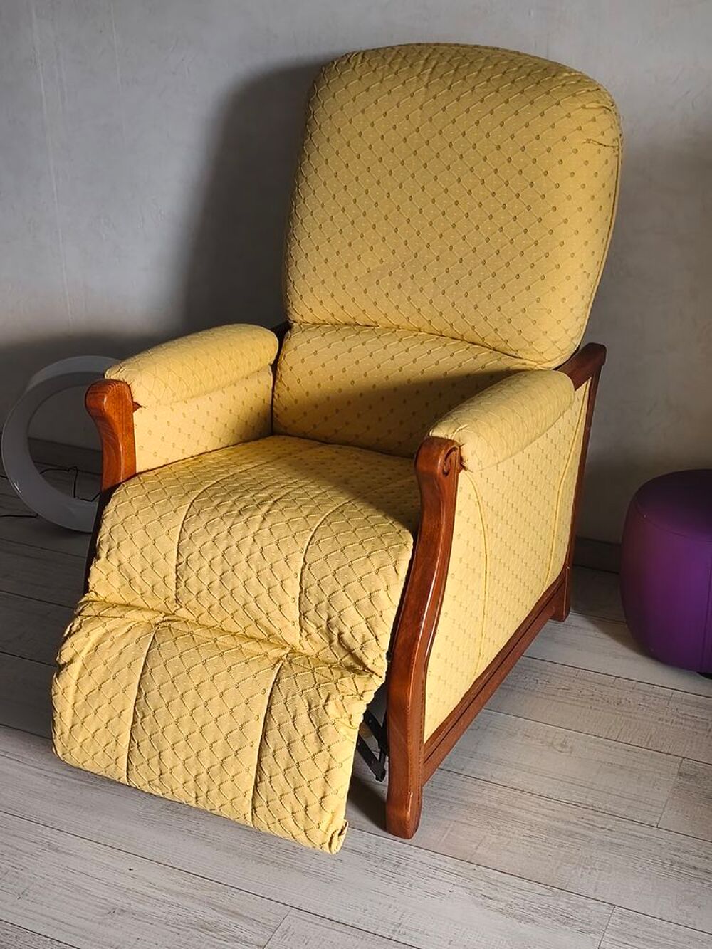 Fauteuil relax avec pieds relevable et dossier mobile Meubles
