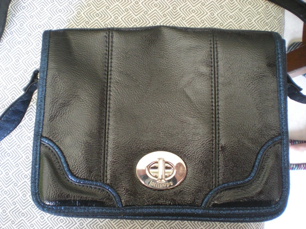 SAC A MAIN MARQUE LOLLIPOPS COULEUR NOIR COMME NEUF Maroquinerie