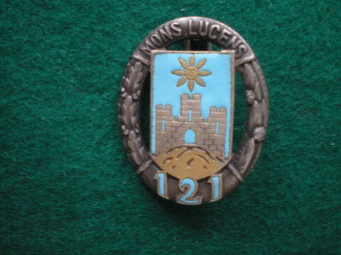 Insigne d'Infanterie - 121� R�giment d'Infanterie. 15 Caen (14)