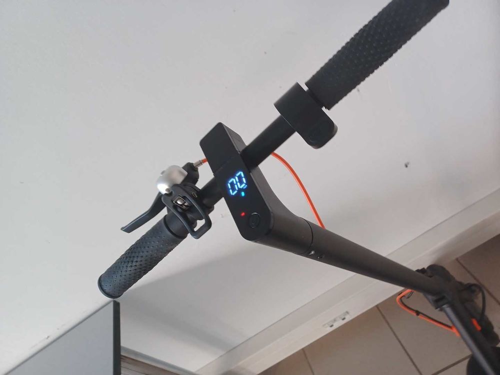 trottinette &eacute;lectrique sans chargeur Vélos