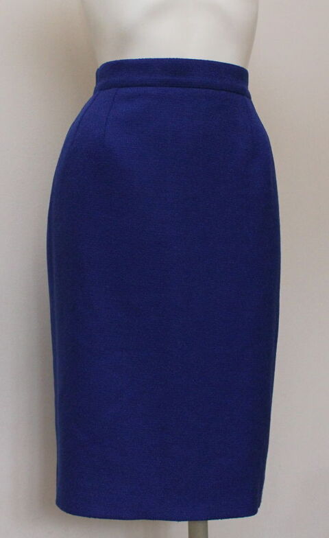 Jupe bleu �lectrique YVES SAINT LAURENT T.40 Fr 90 Issy-les-Moulineaux (92)