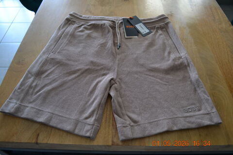 SHORT BOSS COTON NEUF TAILLE XL AVEC ETIQUETTE 25 Aix-en-Provence (13)