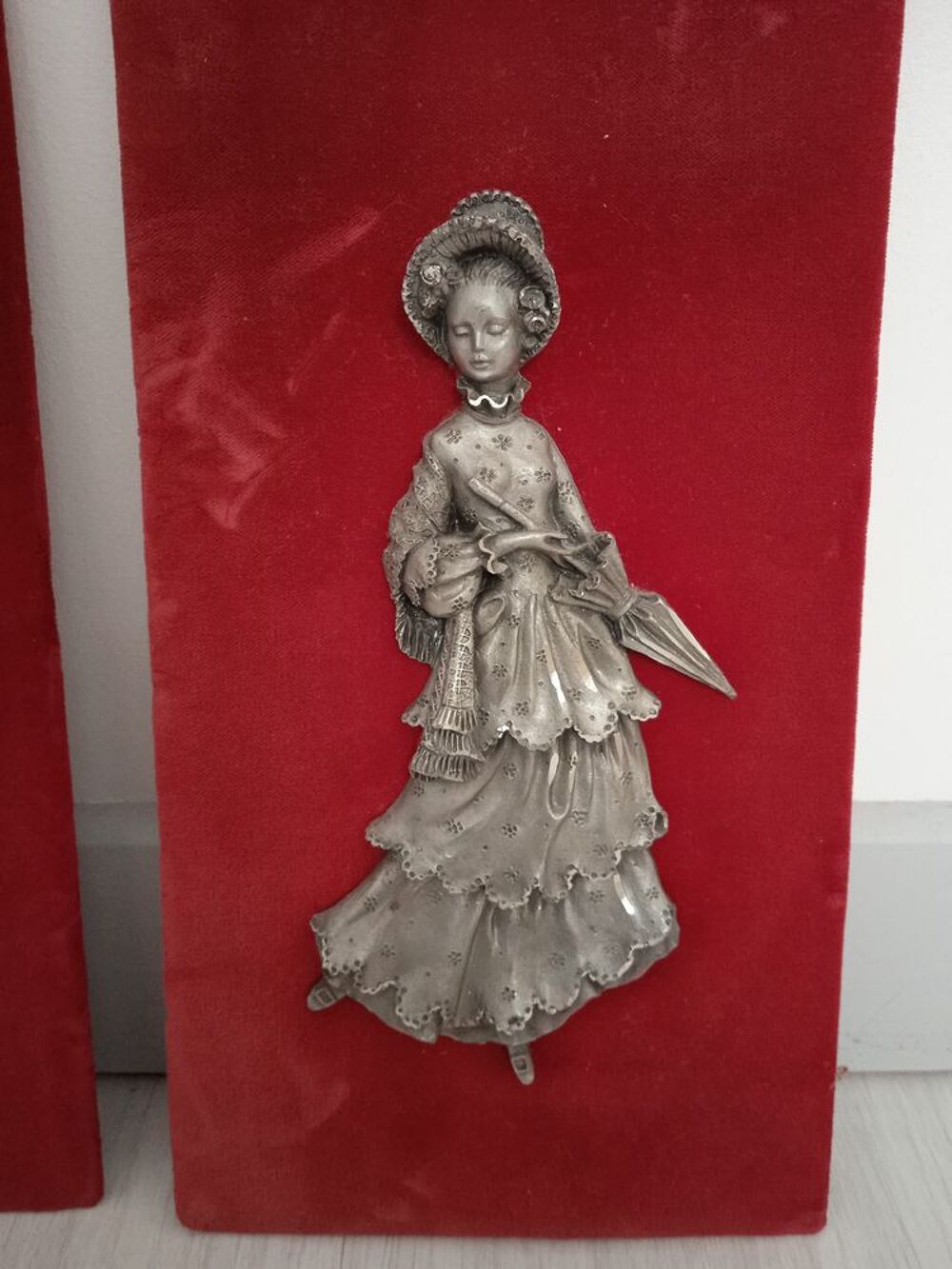 Lot de 2 tableaux figurines en Etain Décoration