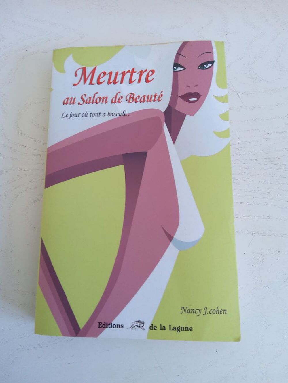 LIVRE "MEUTRE AU SALON DE BEAUTE" Livres et BD
