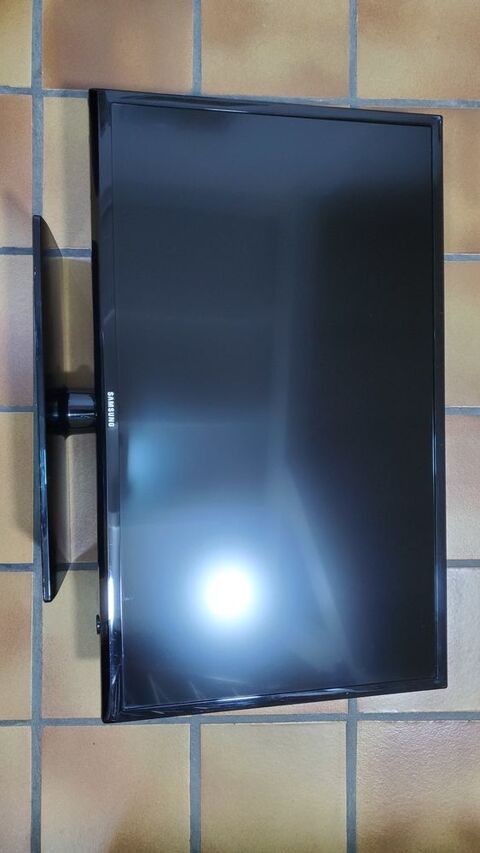 TV SAMSUNG cran plat 81CM (32). 70 Dole (39)