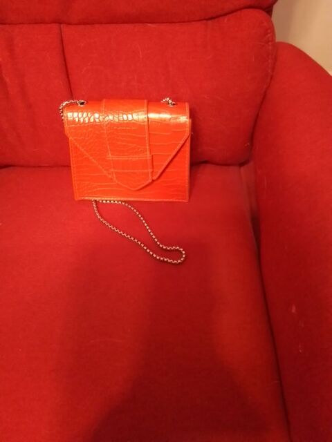 Sac � main orange 5 Oyonnax (01)