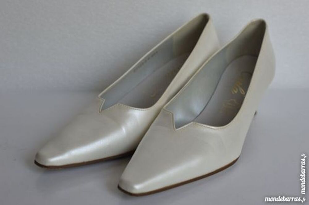 Chaussures couleur Blanc Nacr&eacute; Chaussures