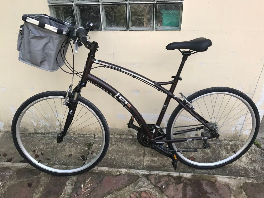 Presque neuf VTC CR3 Vélos