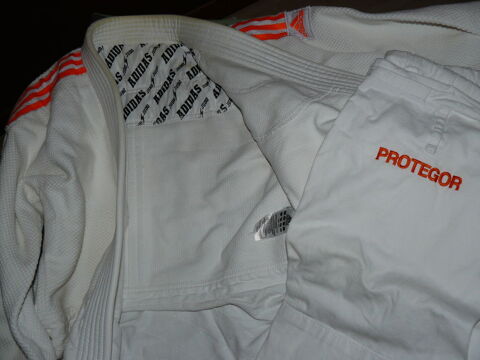kimono judo gi - adidas ju - jitsu gi  -165 cm
Marseille 8 (13)