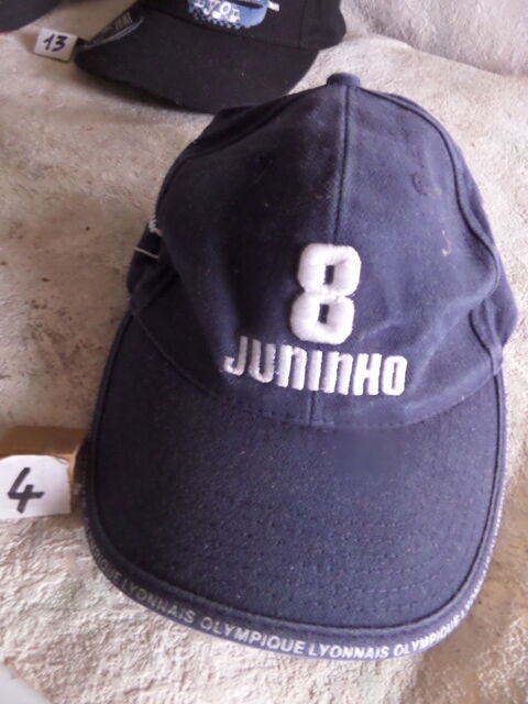 3 .. casquettes de L OLYMPIQUE LYONNAIS 7 Lyon 8 (69)