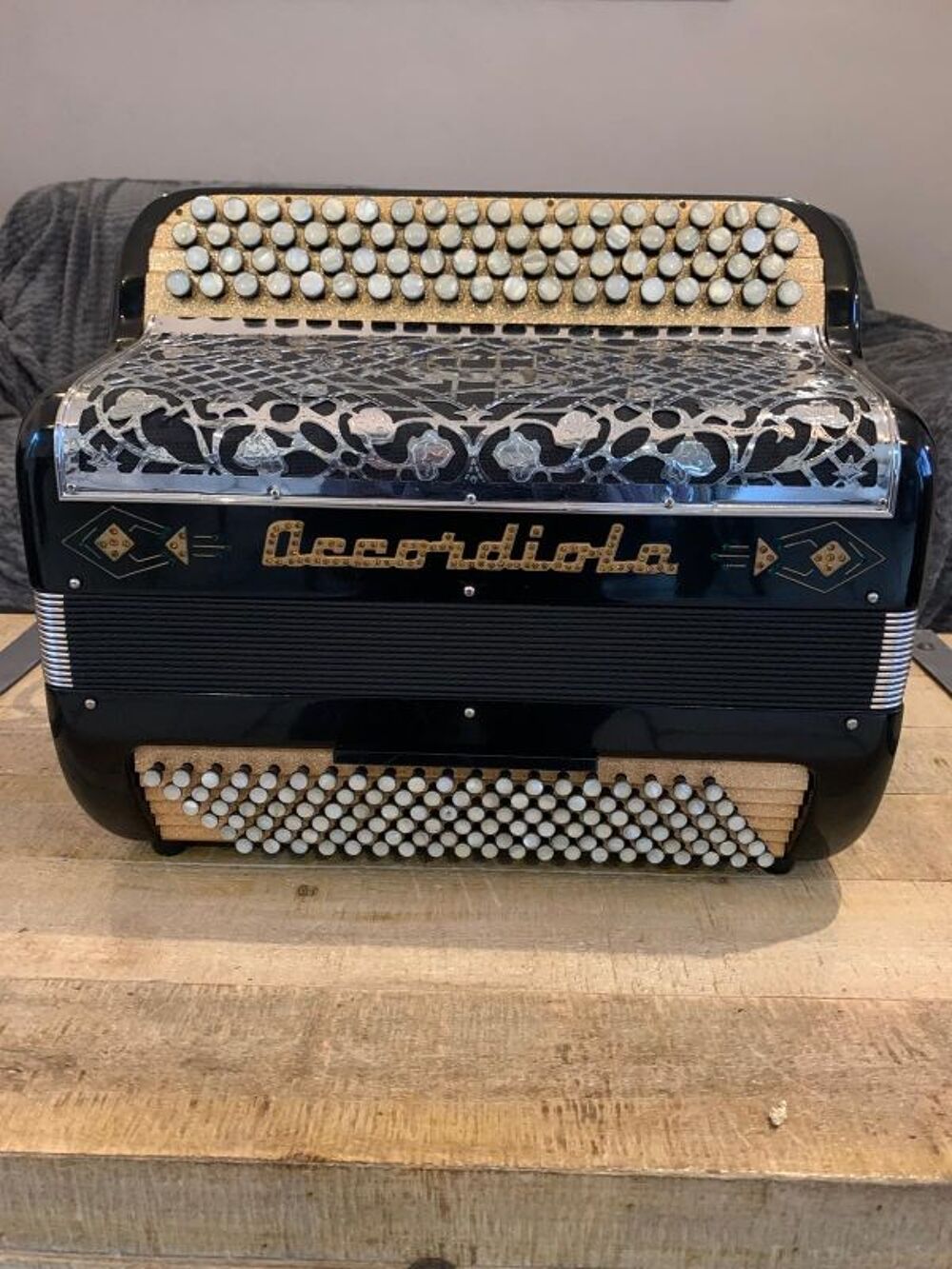 A saisir ACCORDEON ACCORDIOLA 120 basses Instruments de musique