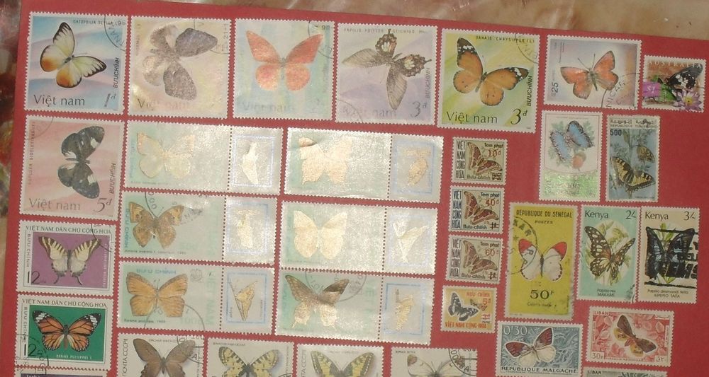 Lot de 65 timbres sur le th&egrave;me des PAPILLONS. 