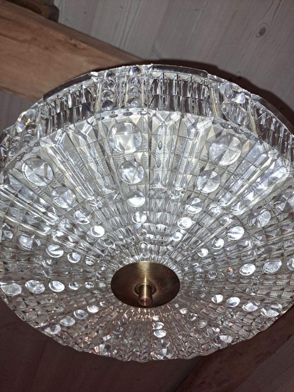 Lustre vintage en laiton et cristal par Carl Fagerlund. Décoration