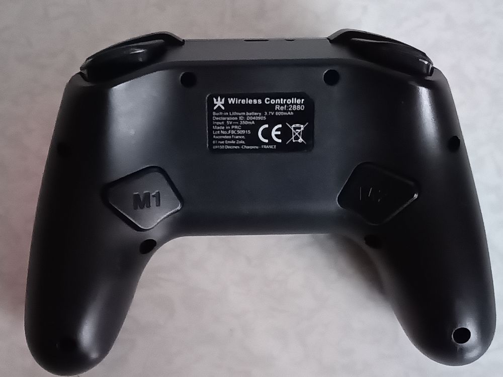 Manette Switch sans fil avec 2 palettes arri&egrave;re r&eacute;f.2880 Consoles et jeux vidéos