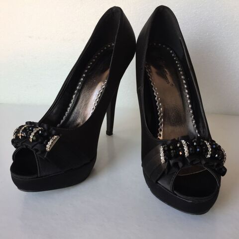 chaussures  femme Noir  pointure 37 6 Jou-ls-Tours (37)