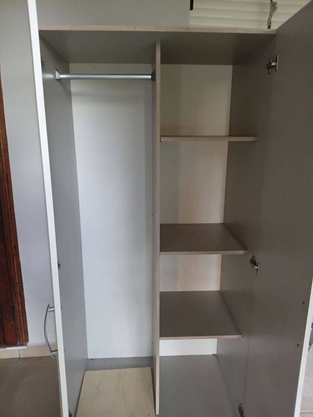 Petite armoire de chambre (H1.54xP0.5xL0.8cm) couleur claire Meubles