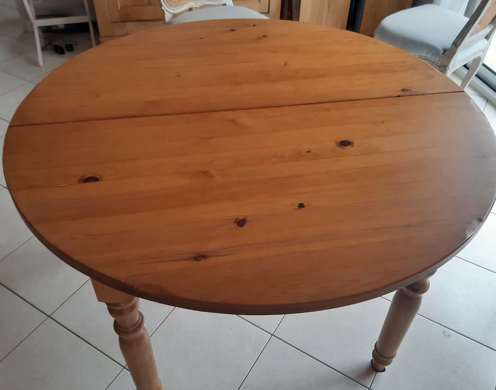 Table INTERIOR en Pin Massif 
Meubles