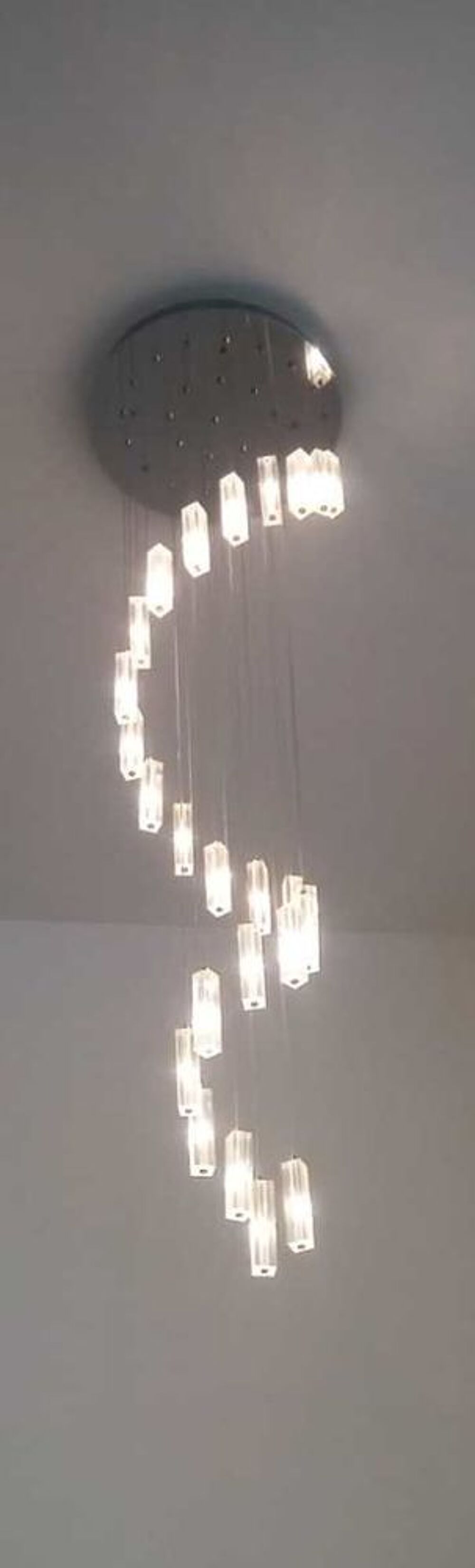Lustre Design &agrave; suspensions tombantes Décoration