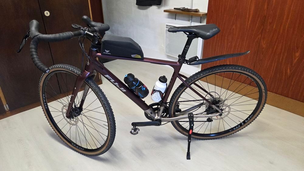 V&eacute;lo gravel FUJI Vélos
