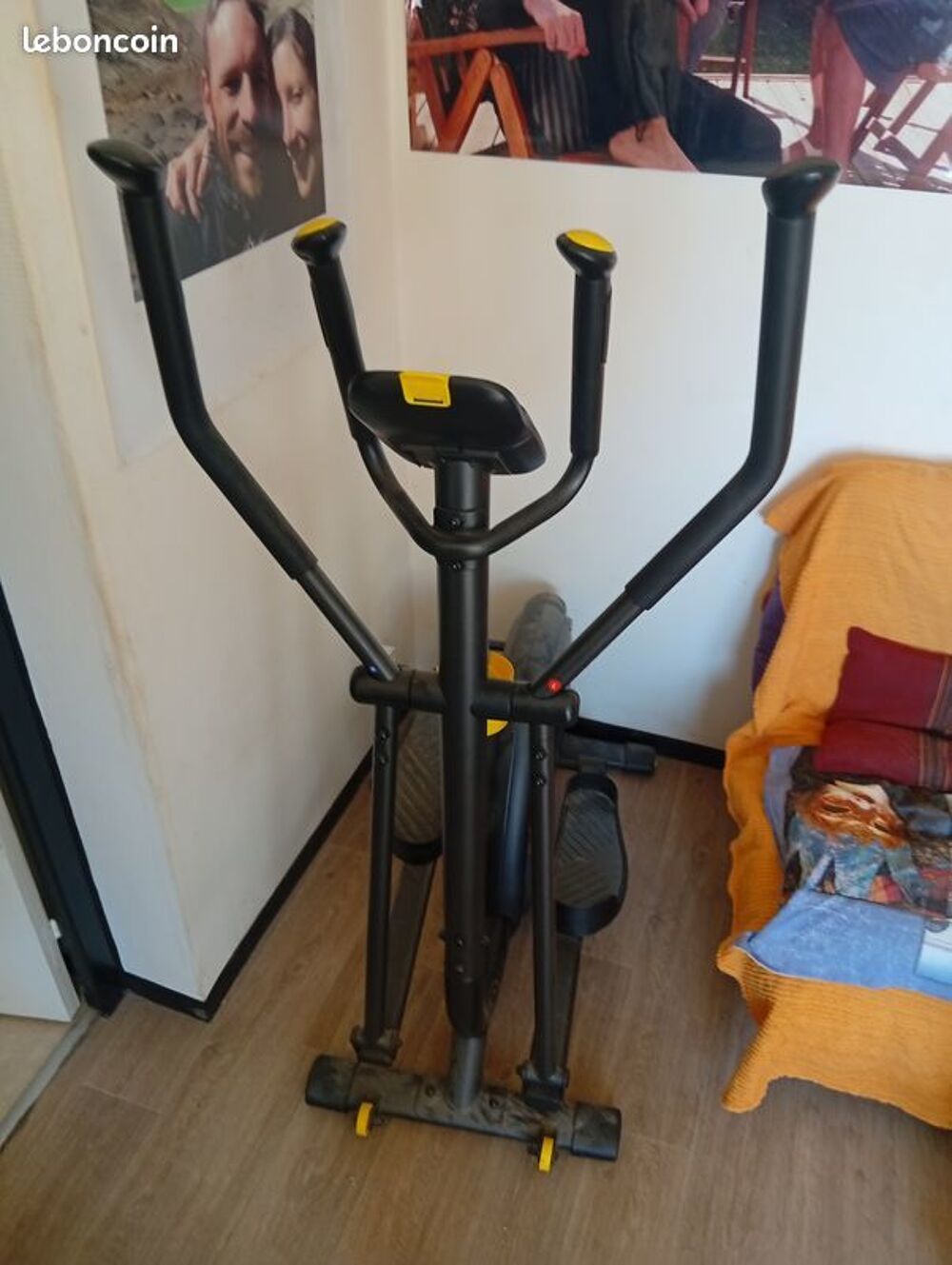V&eacute;lo elliptique Domyos EL 500. Sports