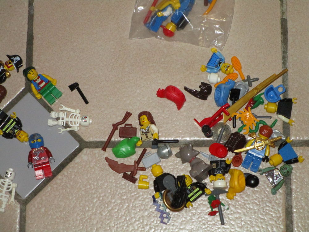 LEGO FIGURINE DIVERS +ACCESSOIRES Jeux / jouets